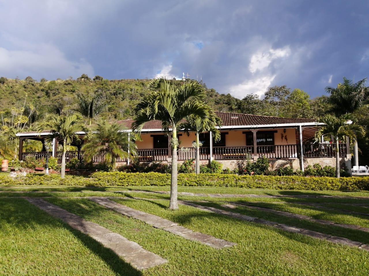 Quinta Las Marías — jardines y palmas